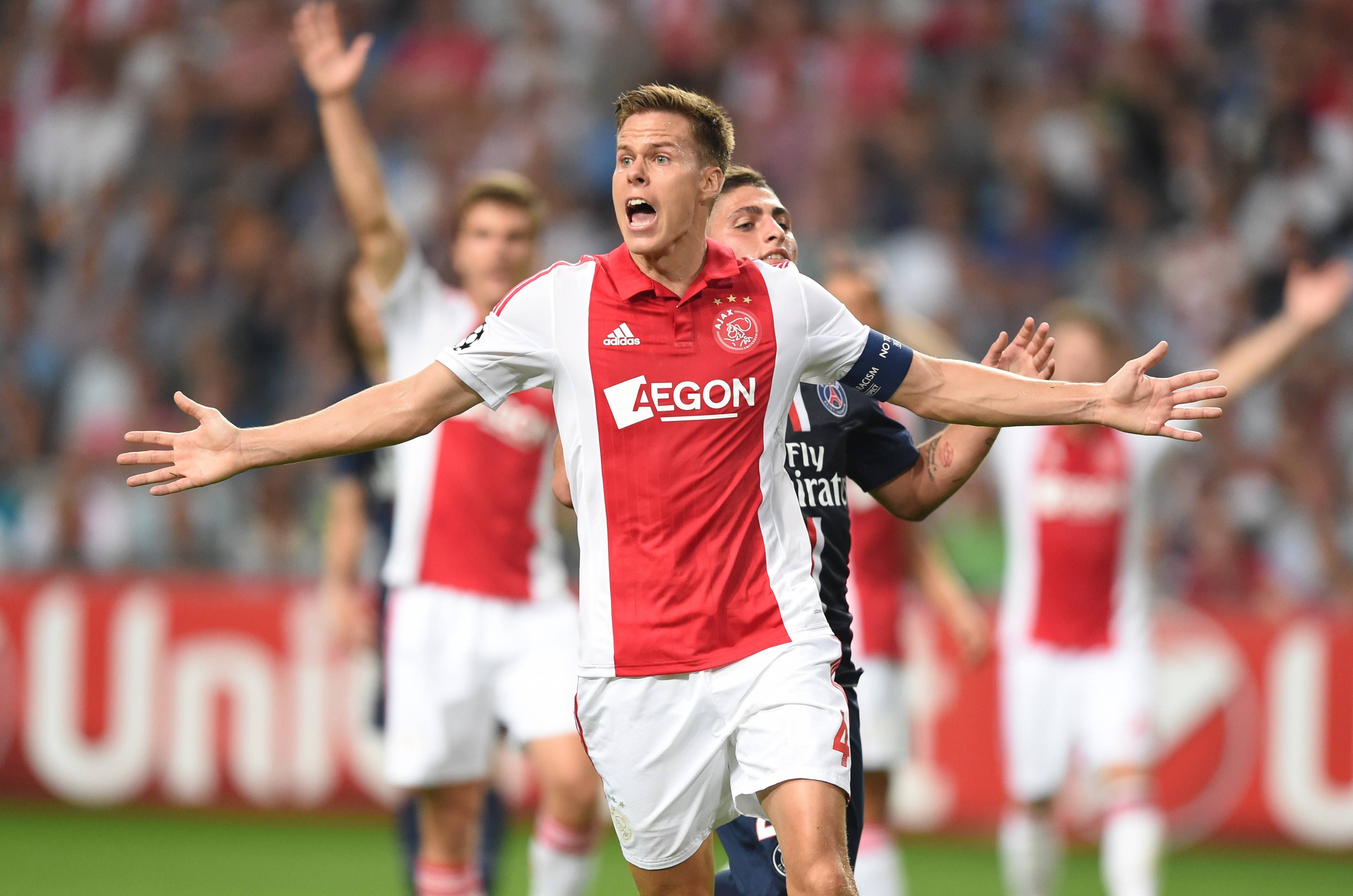 阿贾克斯击败阿尔克马尔，荷甲竞争持续升温的简单介绍