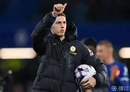 帕尔默任意球折射破门