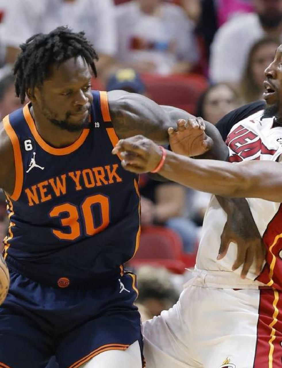 包含迈阿密热火NBA战胜纽约尼克斯巴特勒罚球制胜的词条